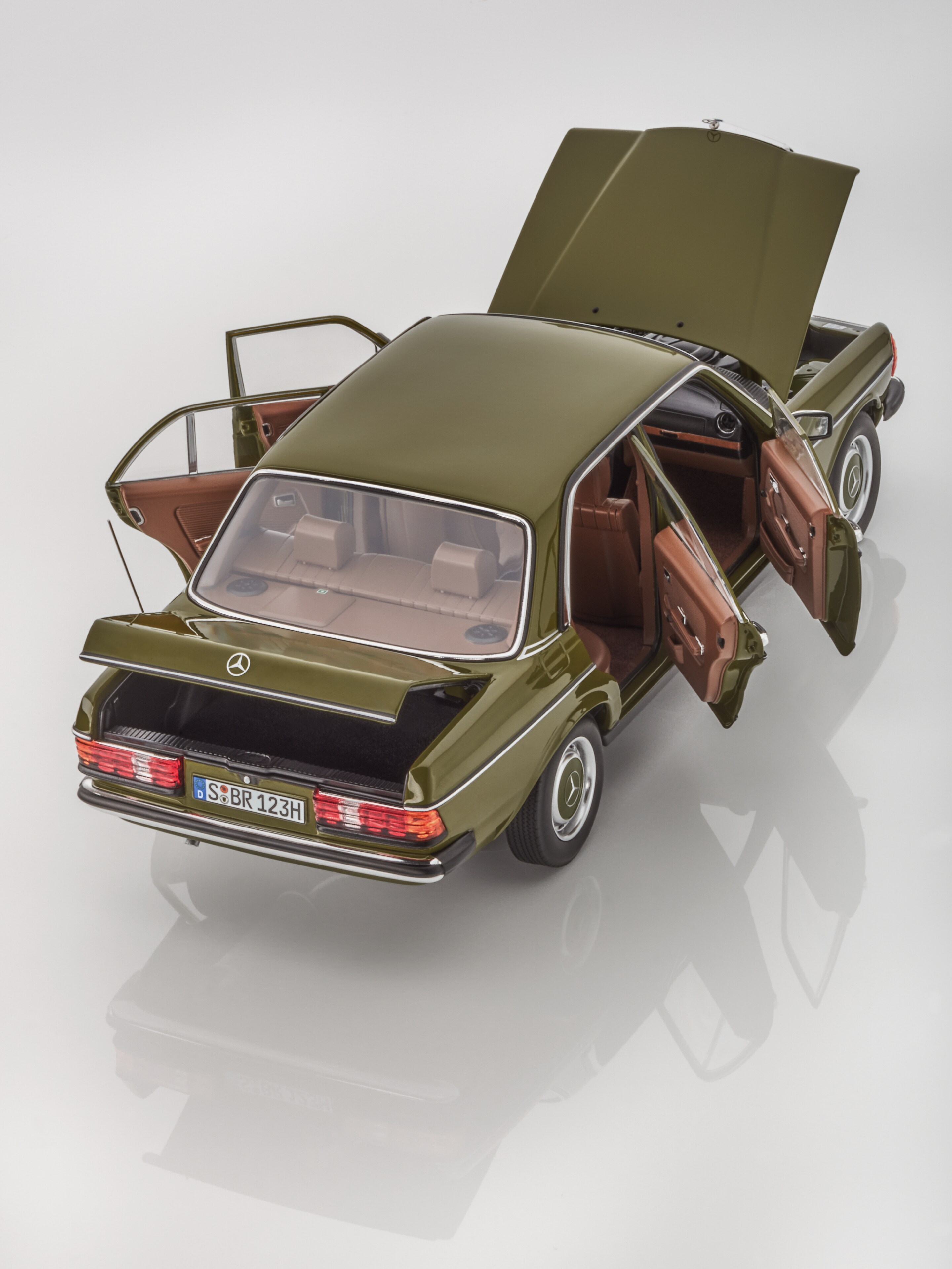 200 W123 (1980–1985) - Norev, 1:18