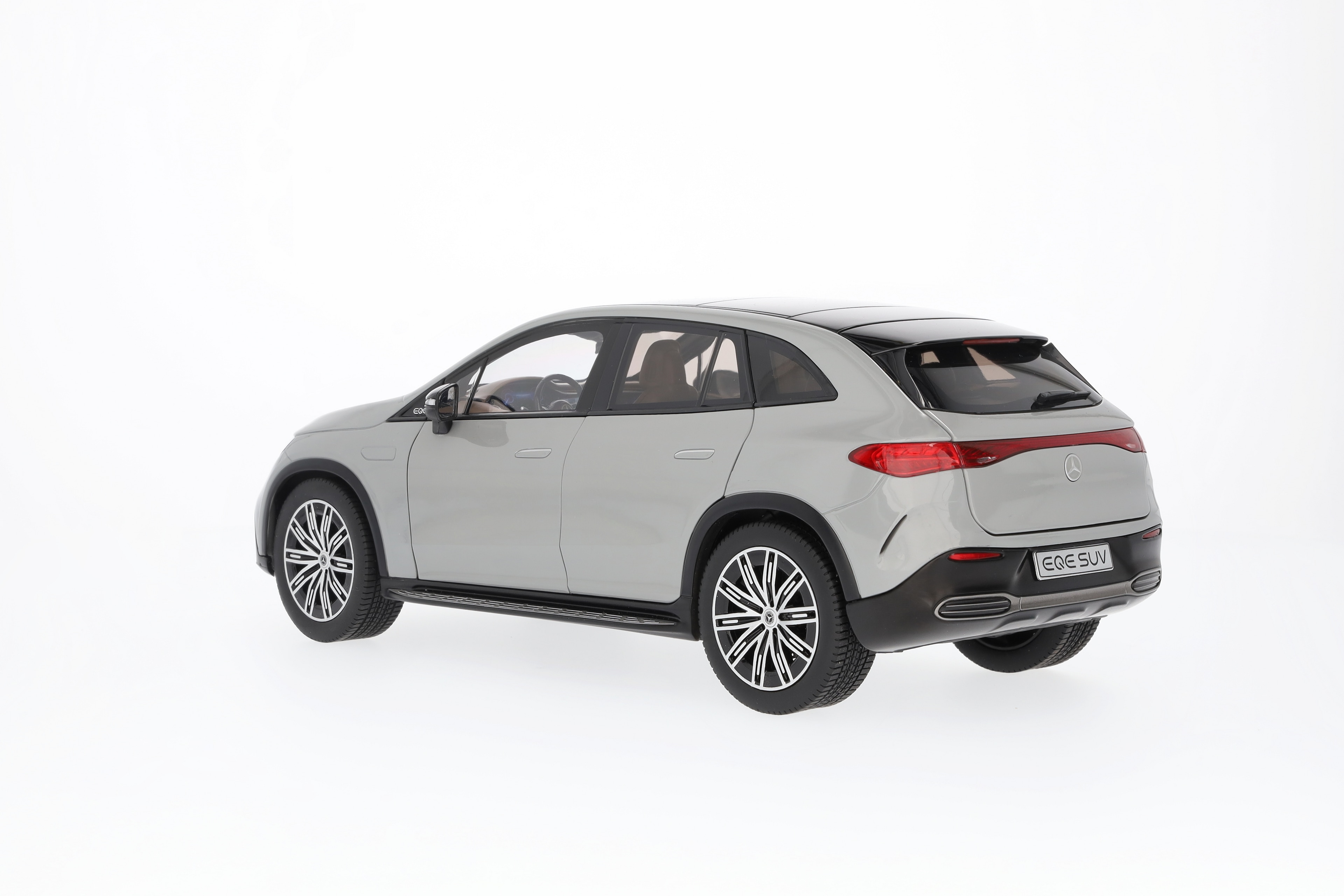 EQE Suv, AMG Line, X294 - MANUFAKTUR alpingrå solid, NZG, 1:18