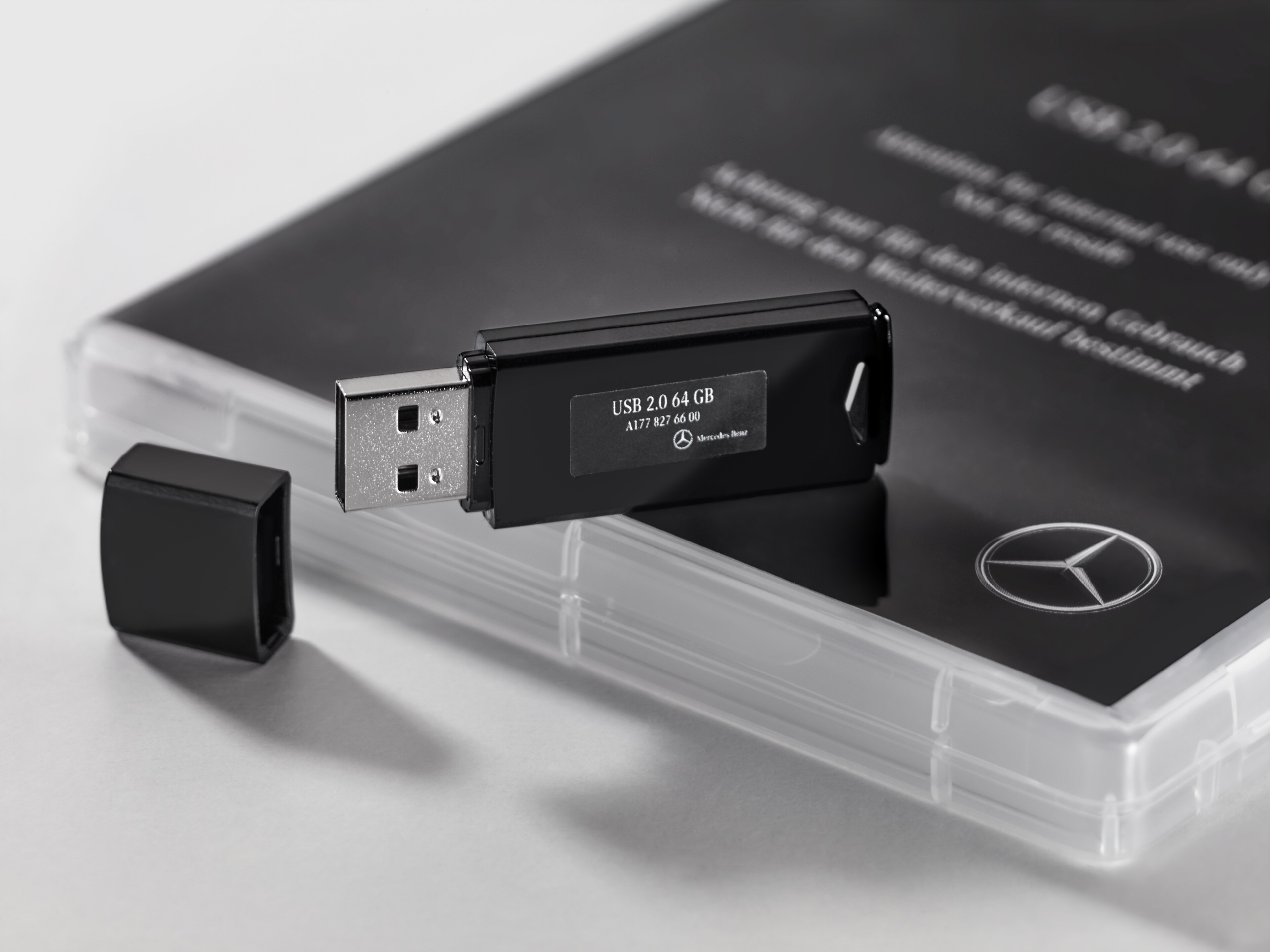 Återförsäljare usb-minne 64 GB, är tomt, För COMAND-kartuppdateringar - svart