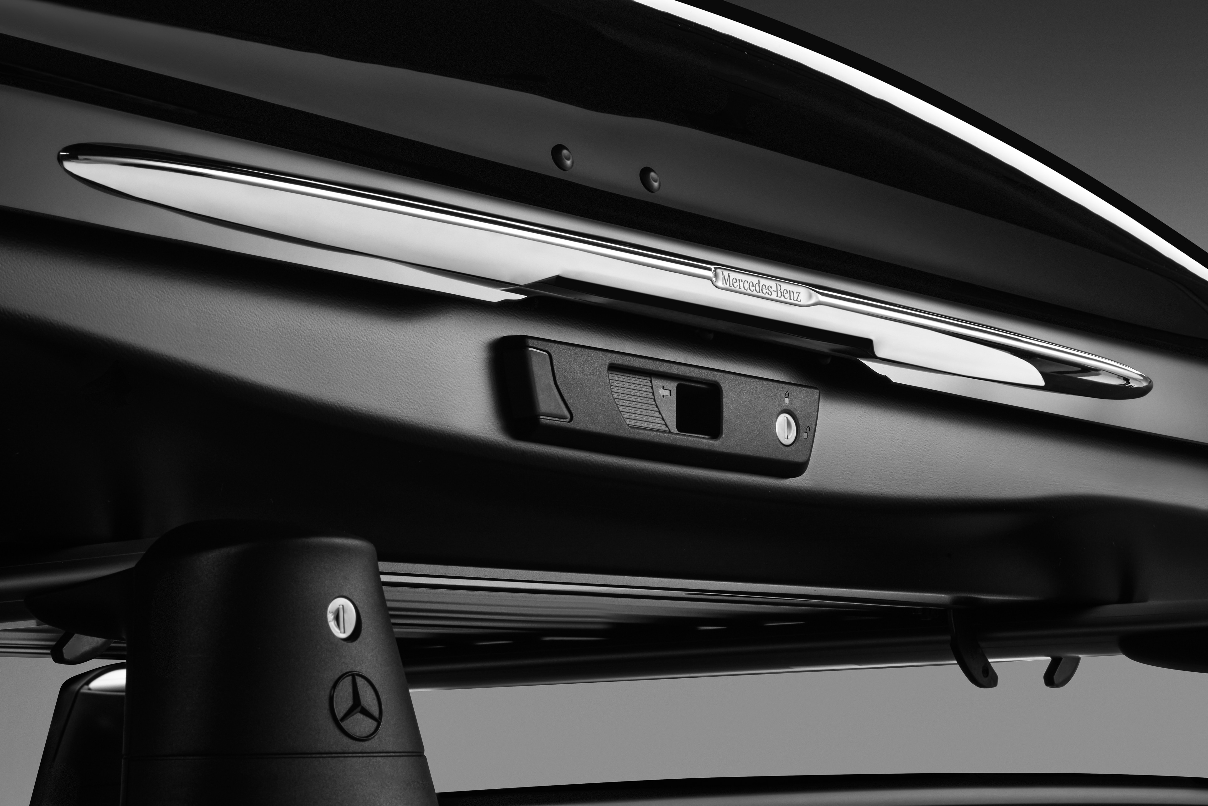 Mercedes-Benz takbox XL, 590 liter - Plast, svart, Lack, glänsande