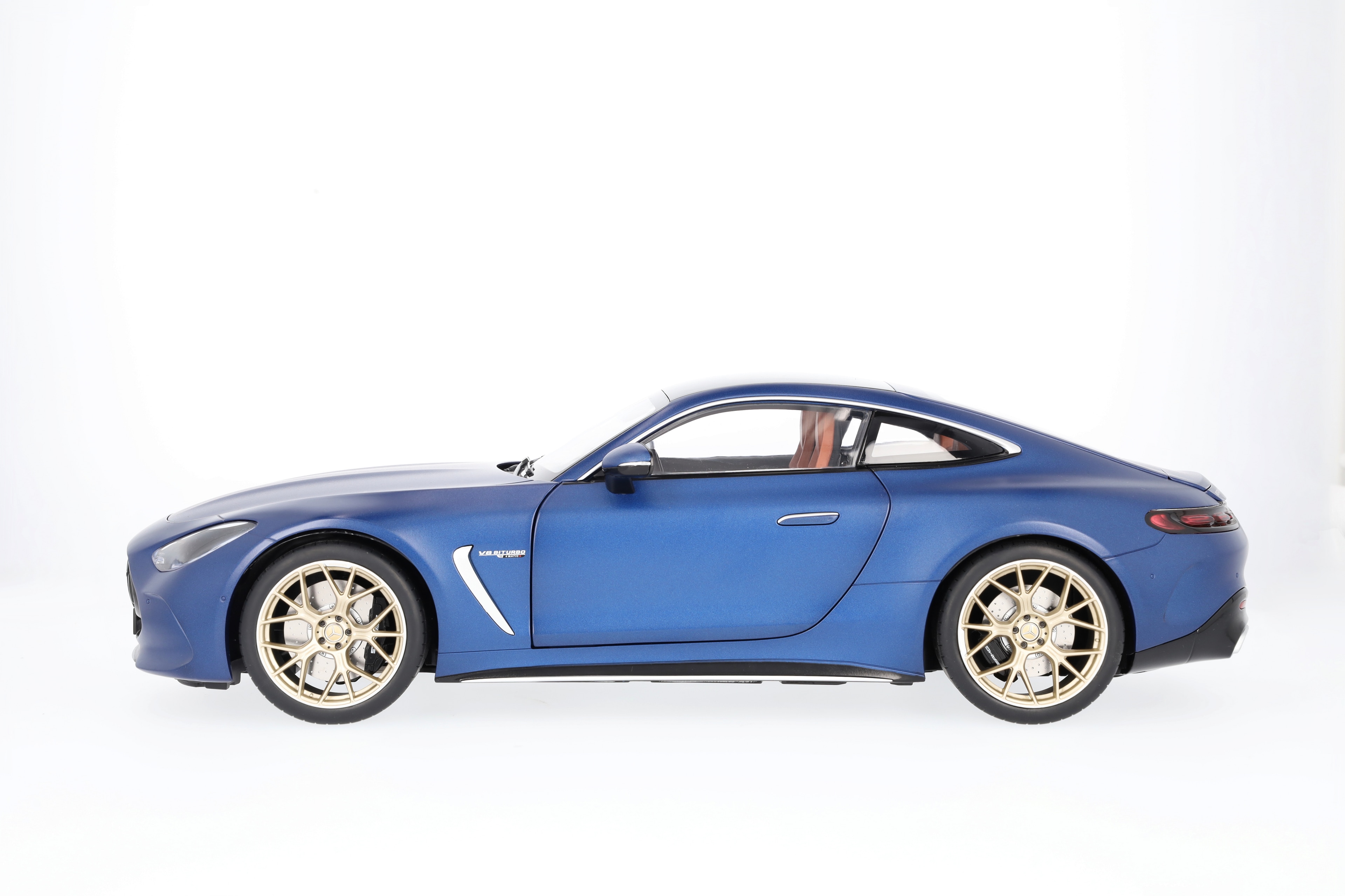 Mercedes-AMG GT 63 S 4MATIC+ - MANUFAKTUR spektralblå magno, NZG, 1:12