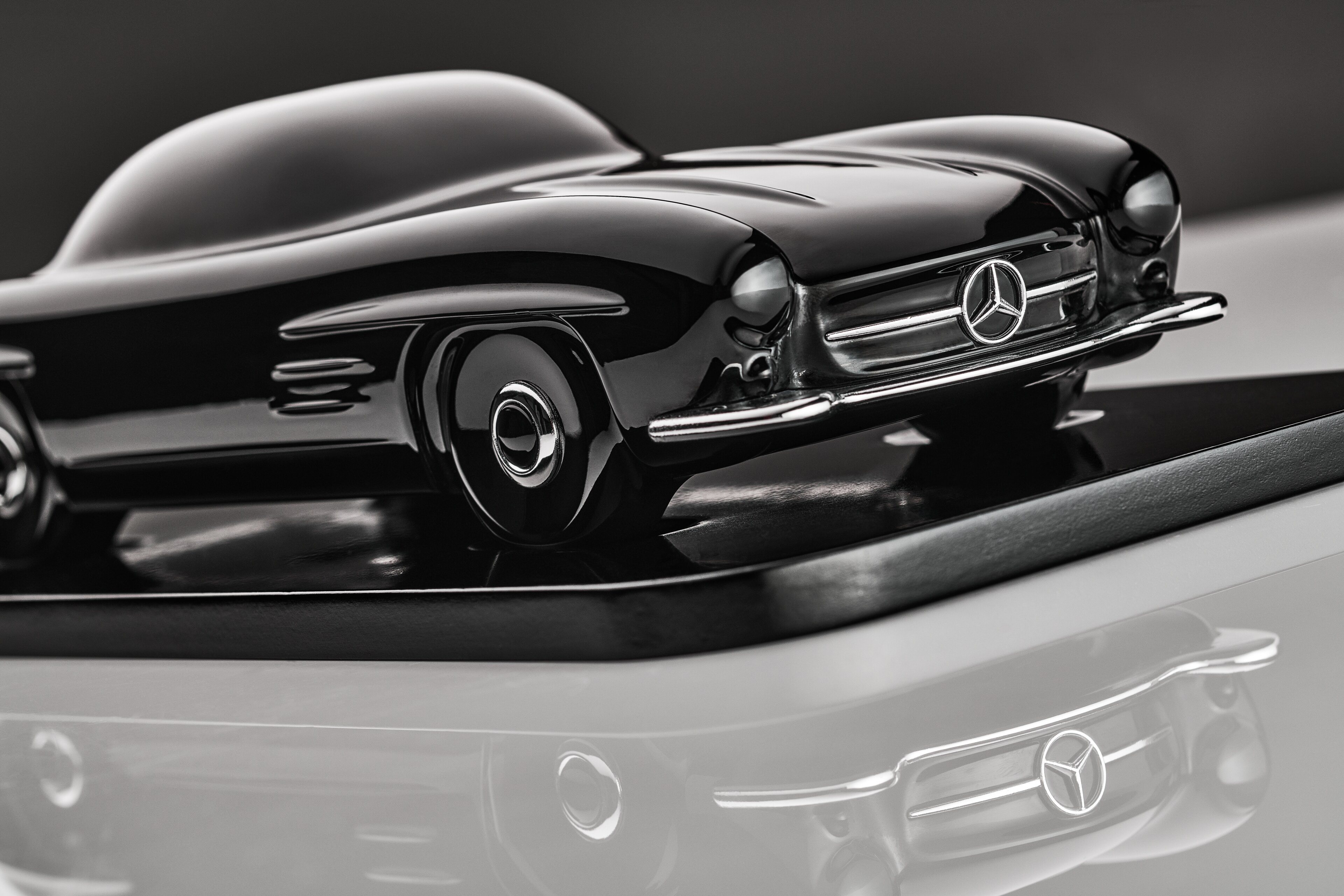 Skulptur 300 SL Coupé W 198 II (1957–1963) - svart, Minichamps, 1:18