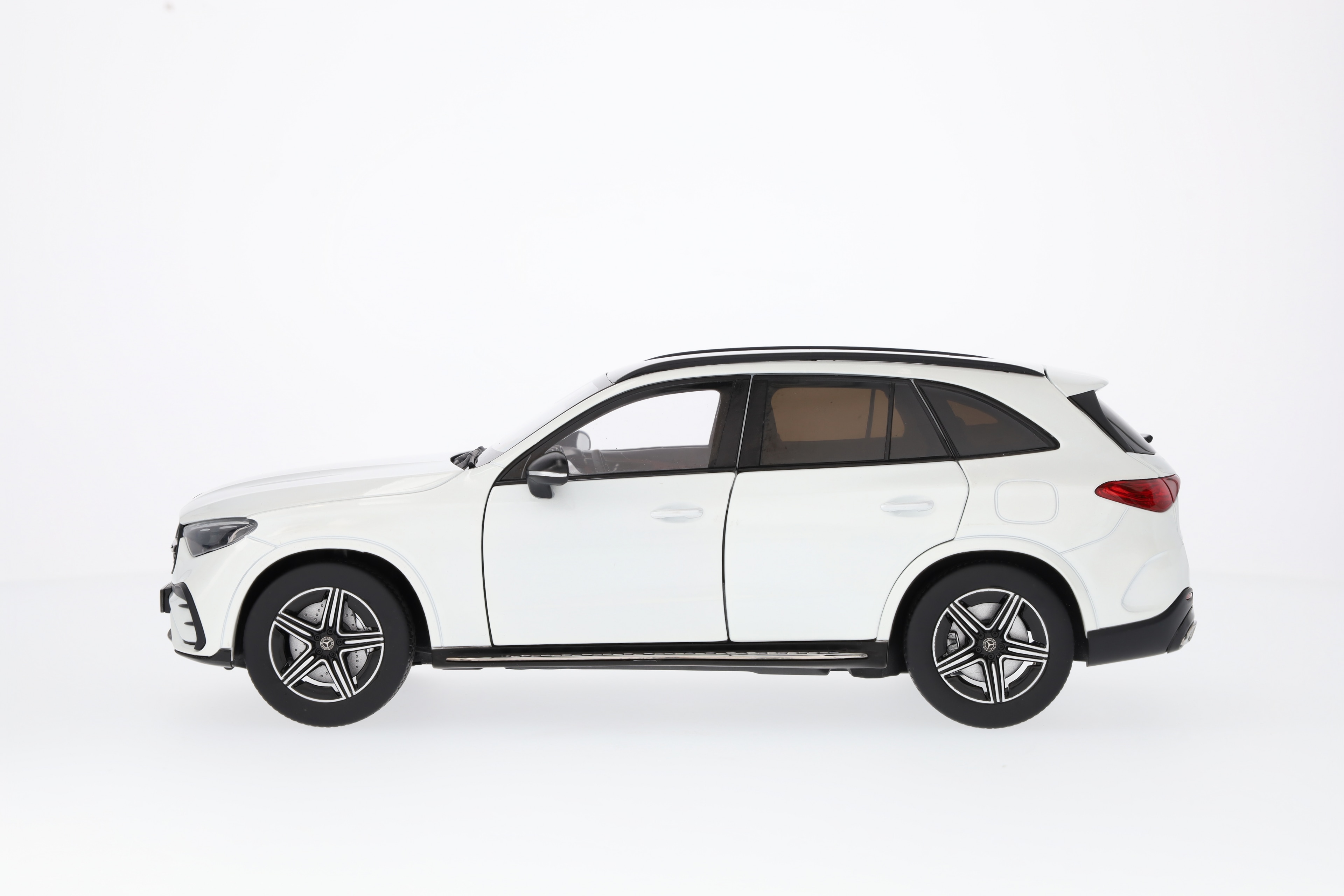 GLC, AMG Line, X254 - MANUFAKTUR opalitvit bright, iScale, 1:18