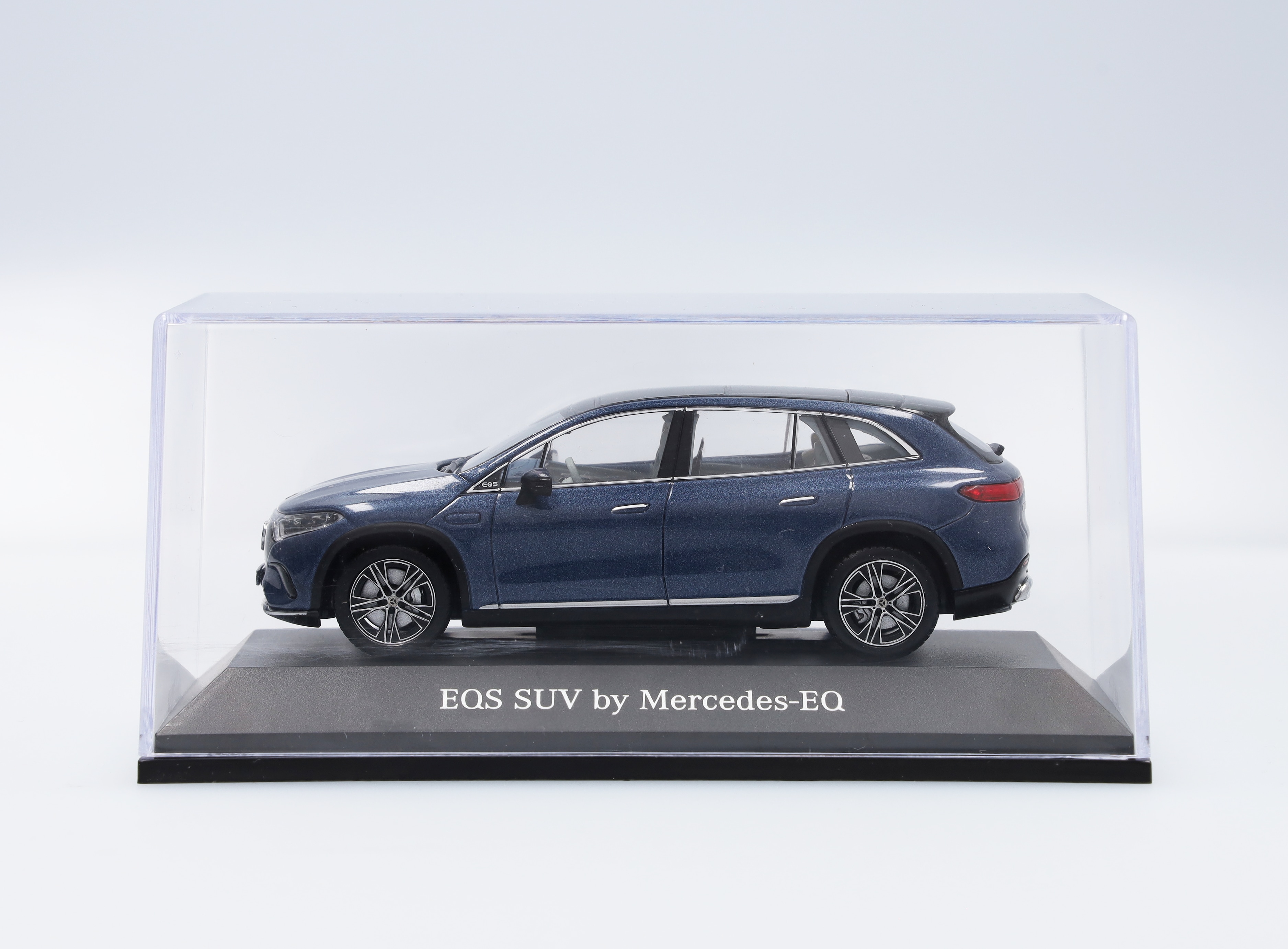 EQS Suv X296, 1:43, diverse färger