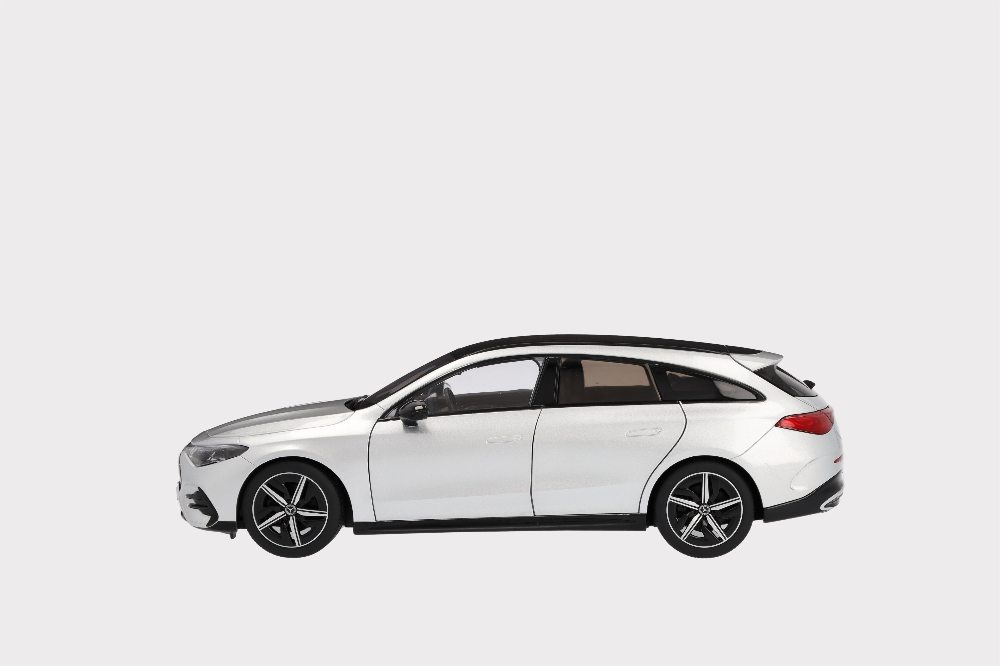 CLA, Shooting Brake, X174 - hightechsilver, NZG, 1:18