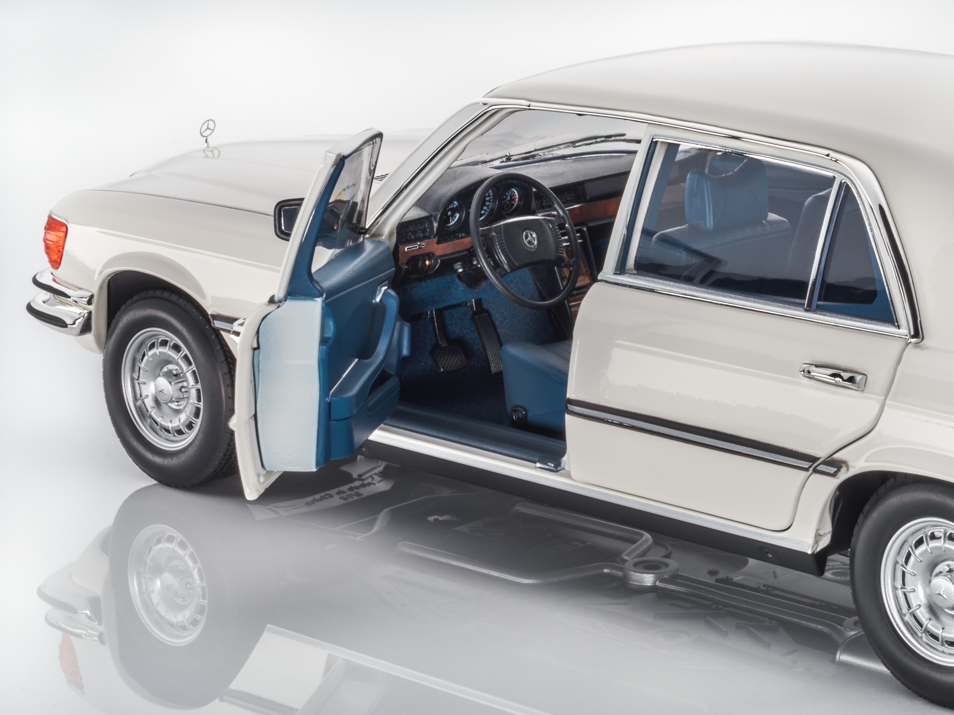 450 SEL W 116 (1976–1980) - vit, Norev, 1:18