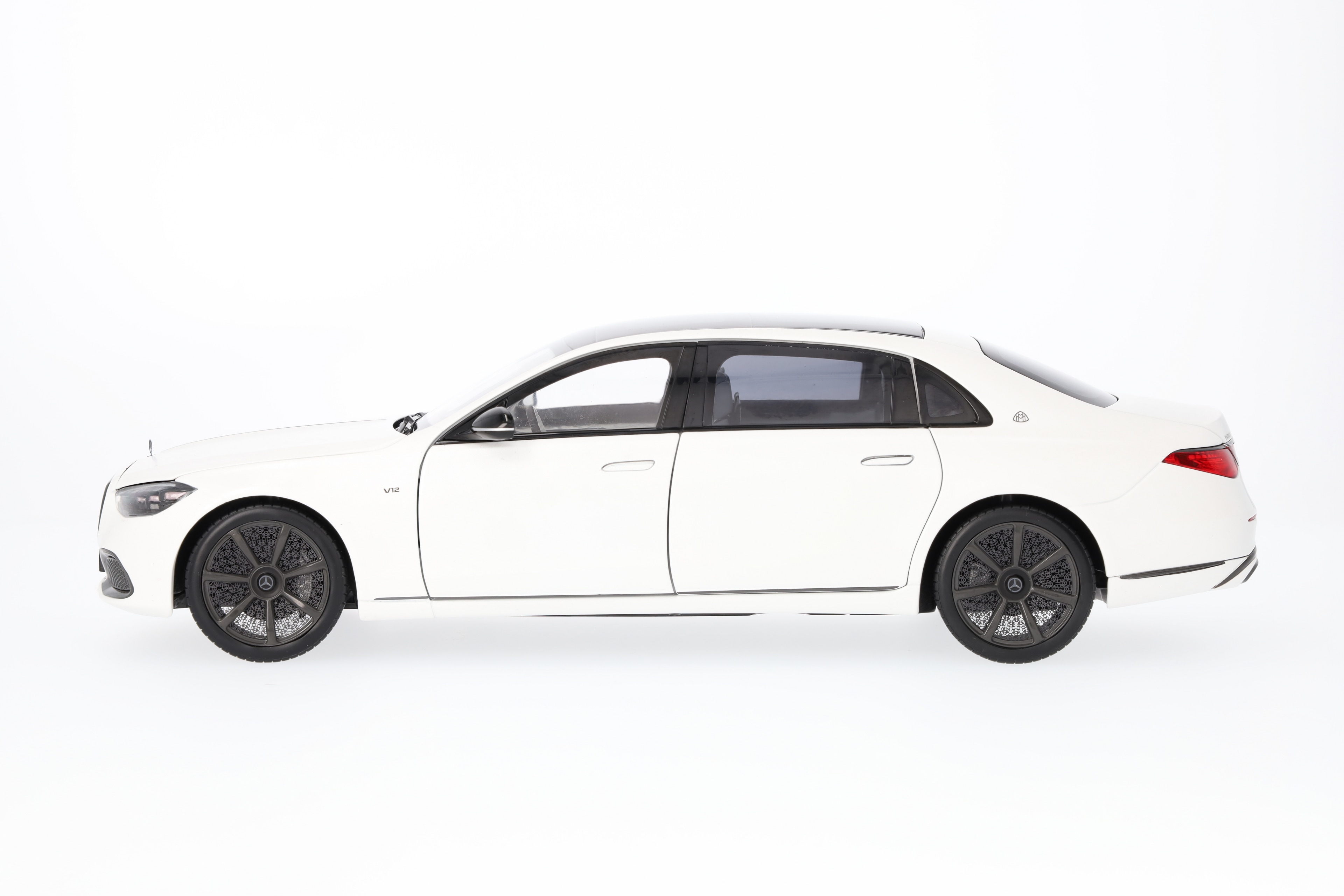 Mercedes-Maybach S 680 4MATIC, Night Series, X223 - MANUFAKTUR opalitvit magno, Norev, 1:18