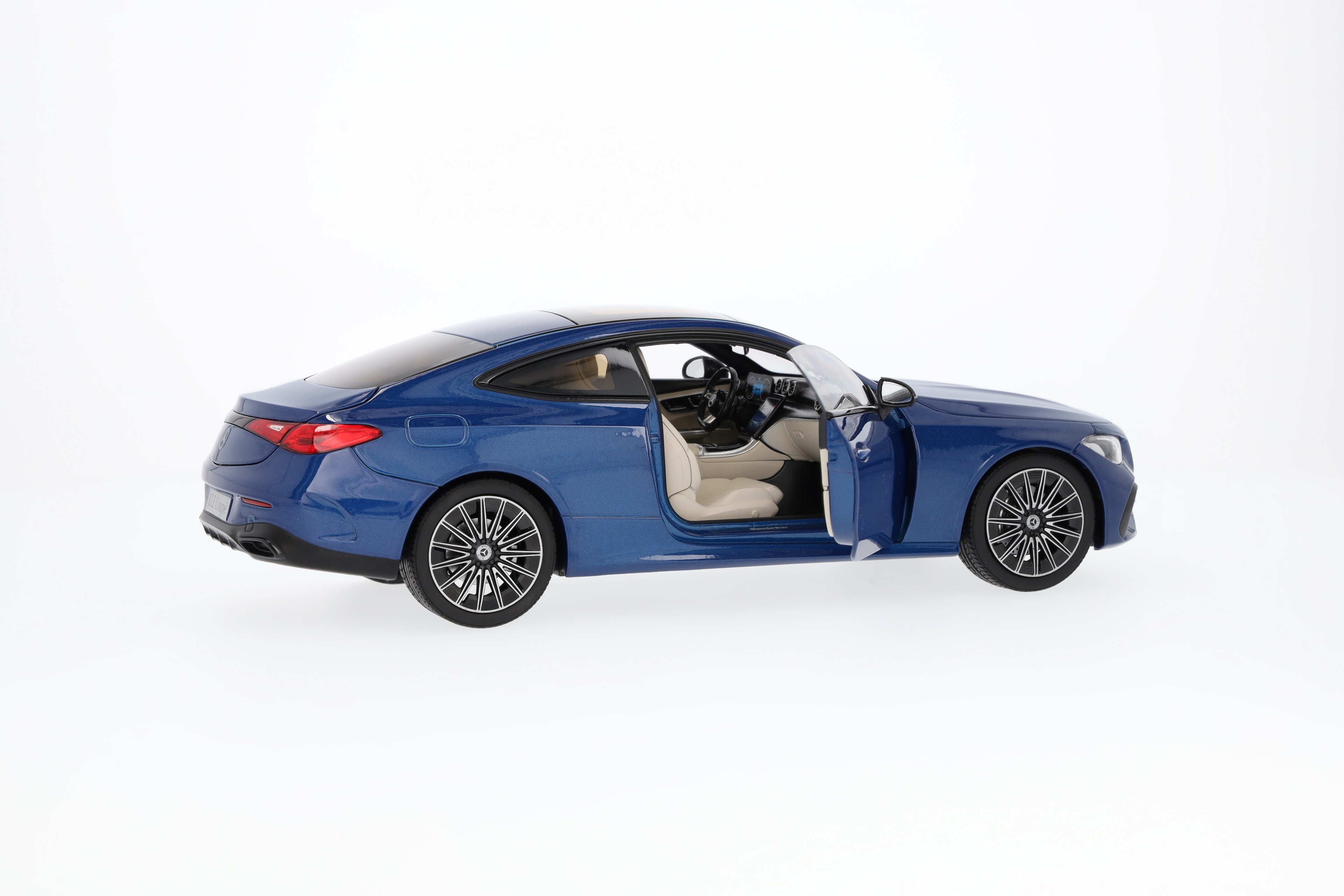 CLE Coupé, AMG Line, C236 - spektralblå, Norev, 1:18