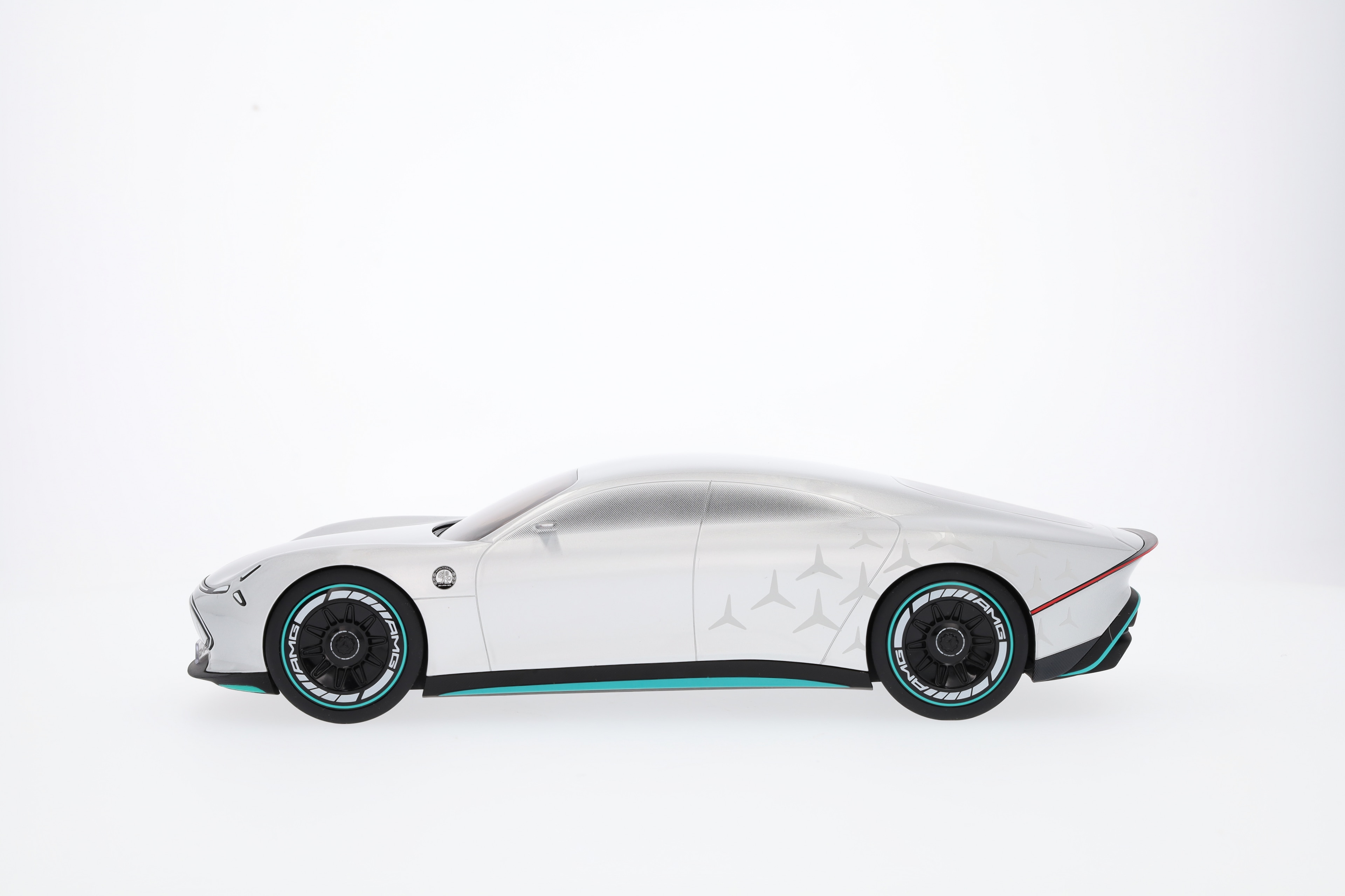 Vision AMG, Visningsbil - silver alubeam, NZG, 1:18