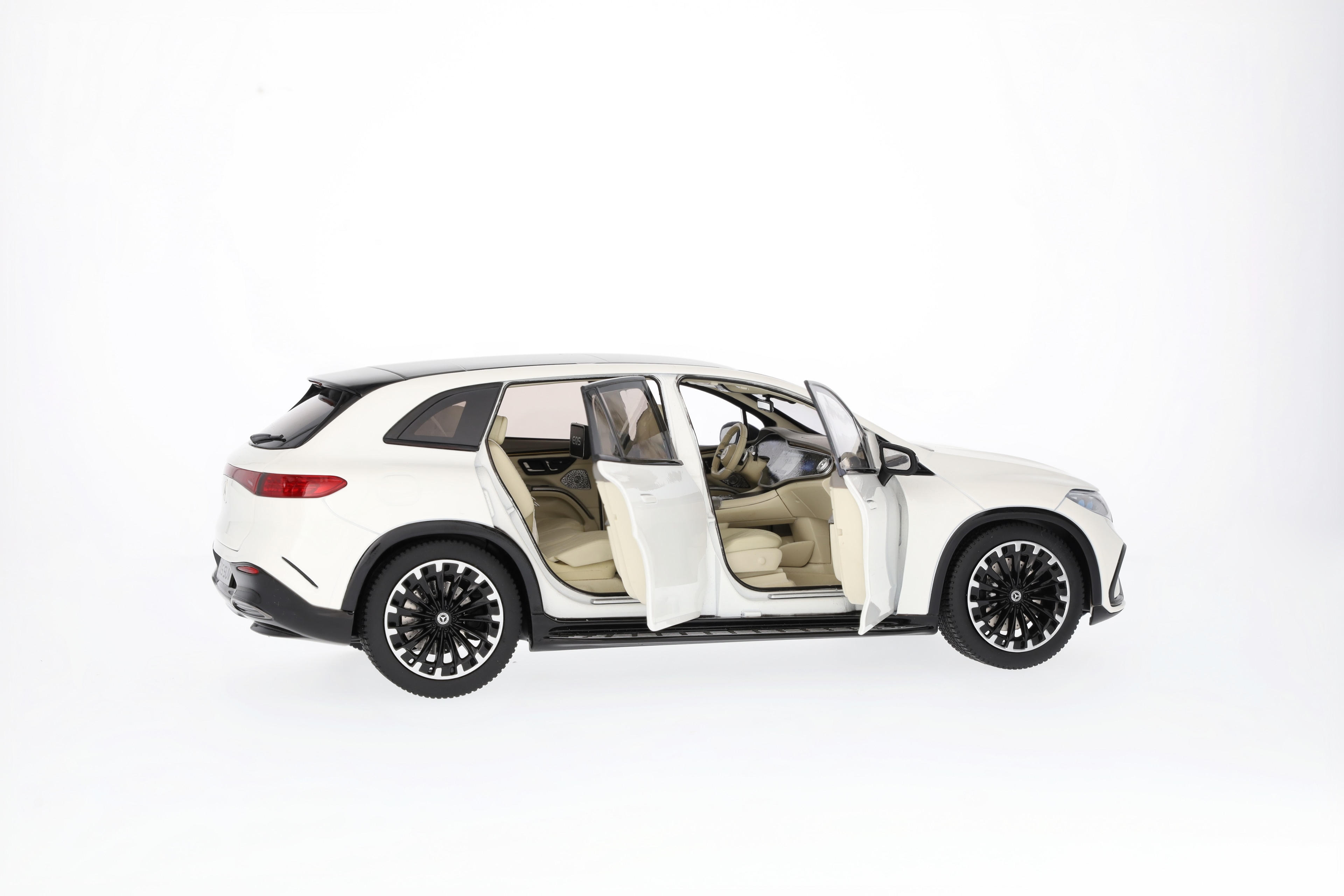 EQS Suv, AMG Line, X296 - G manufaktur diamantvit bright, NZG, 1:18