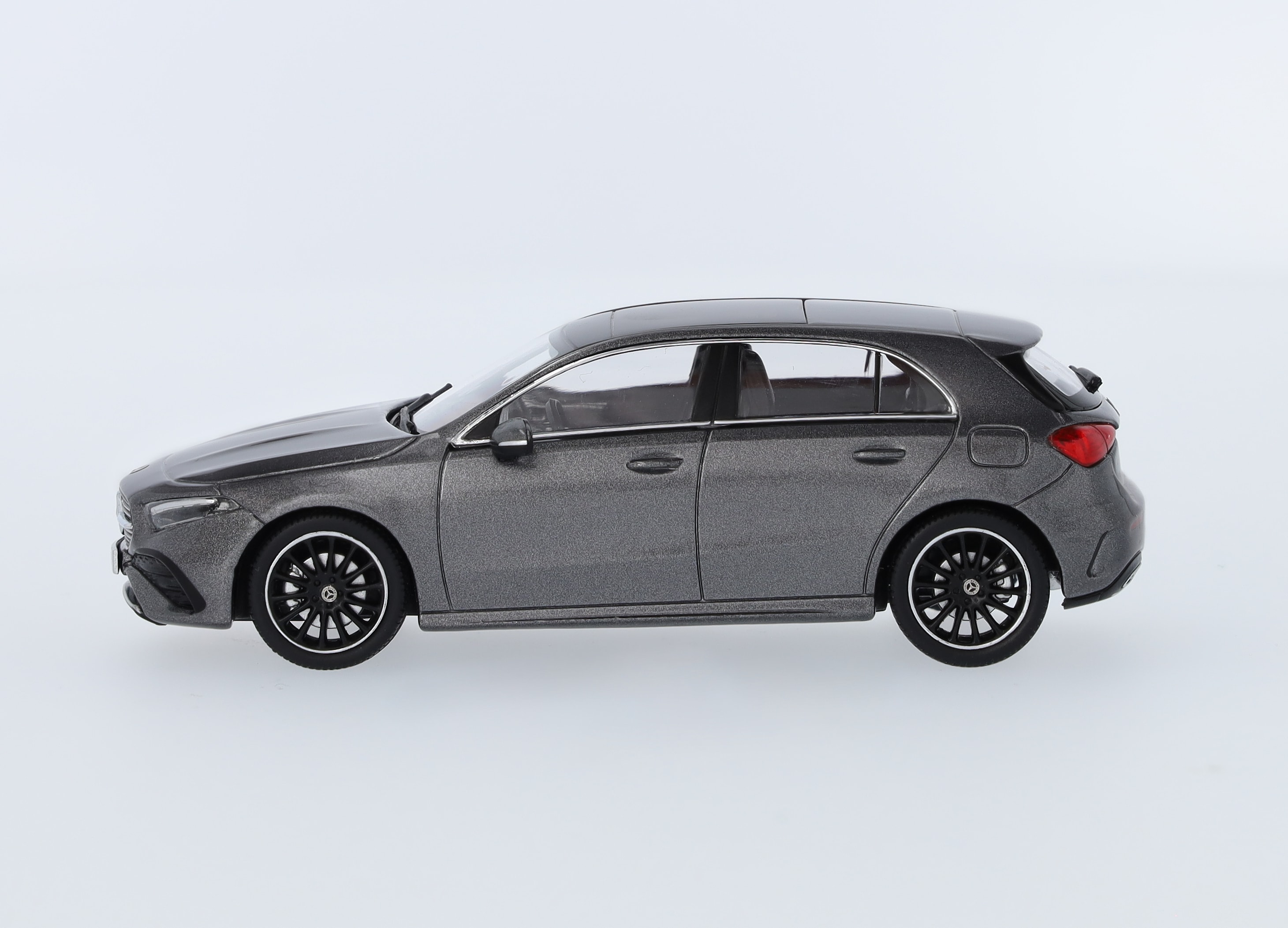 A-Klass, Kompaktsedan, AMG Line, W177 - bergsgrå, Minimax, 1:43