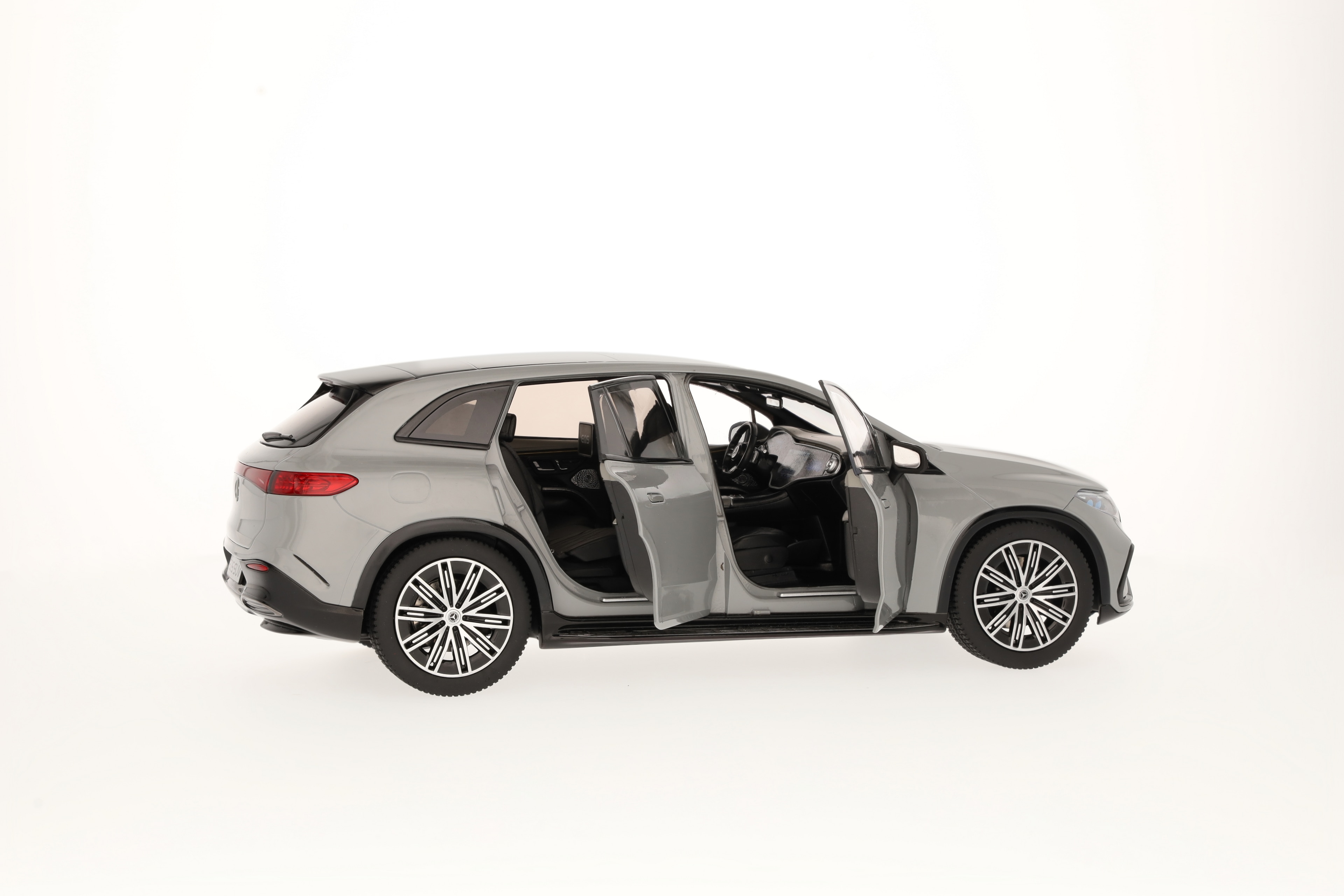 EQS Suv, AMG Line, X296 - MANUFAKTUR alpingrå solid, NZG, 1:18