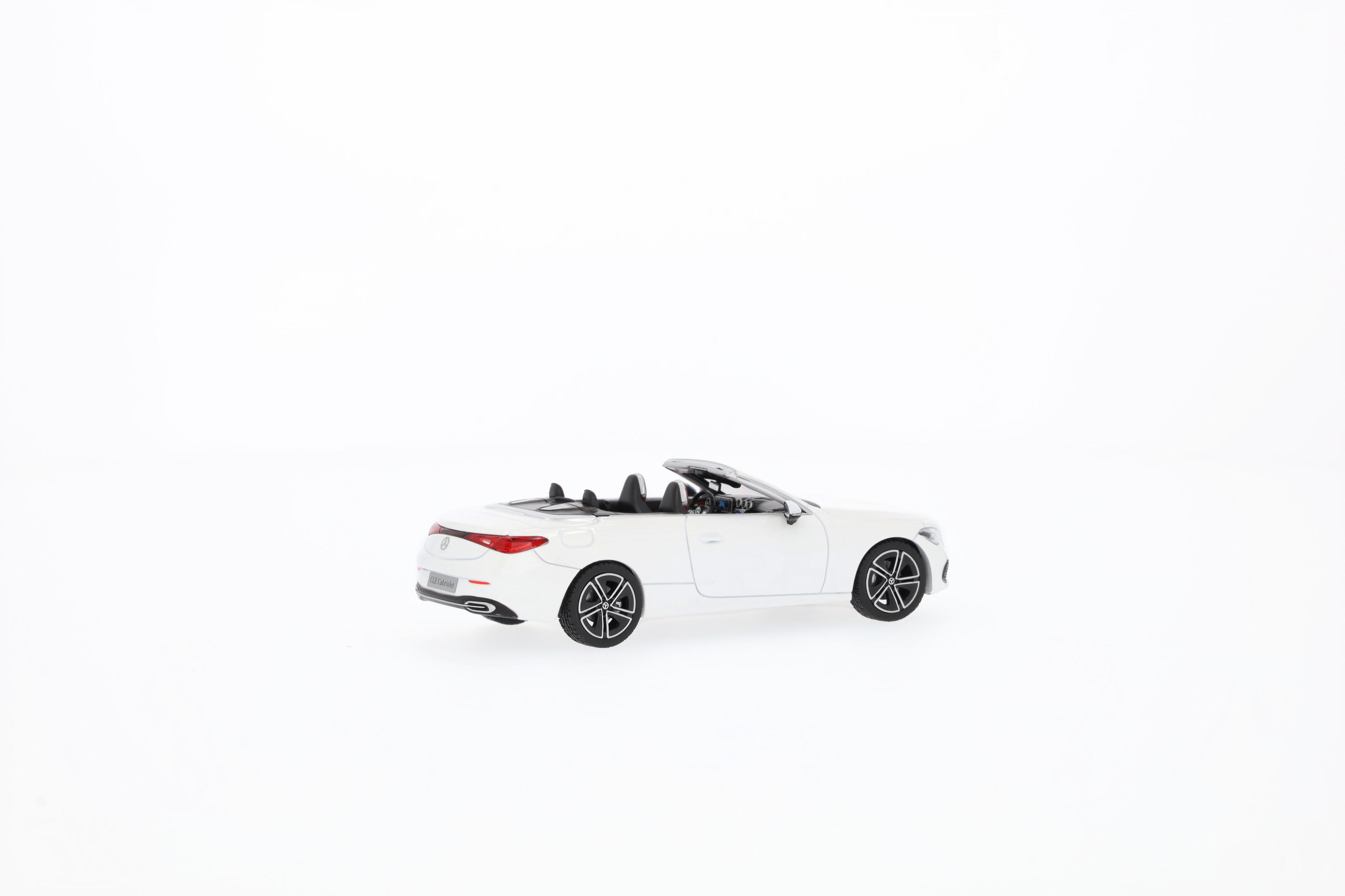 CLE Cabriolet, AVANTGARDE, A236 - MANUFAKTUR opalitvit bright, Norev, 1:43