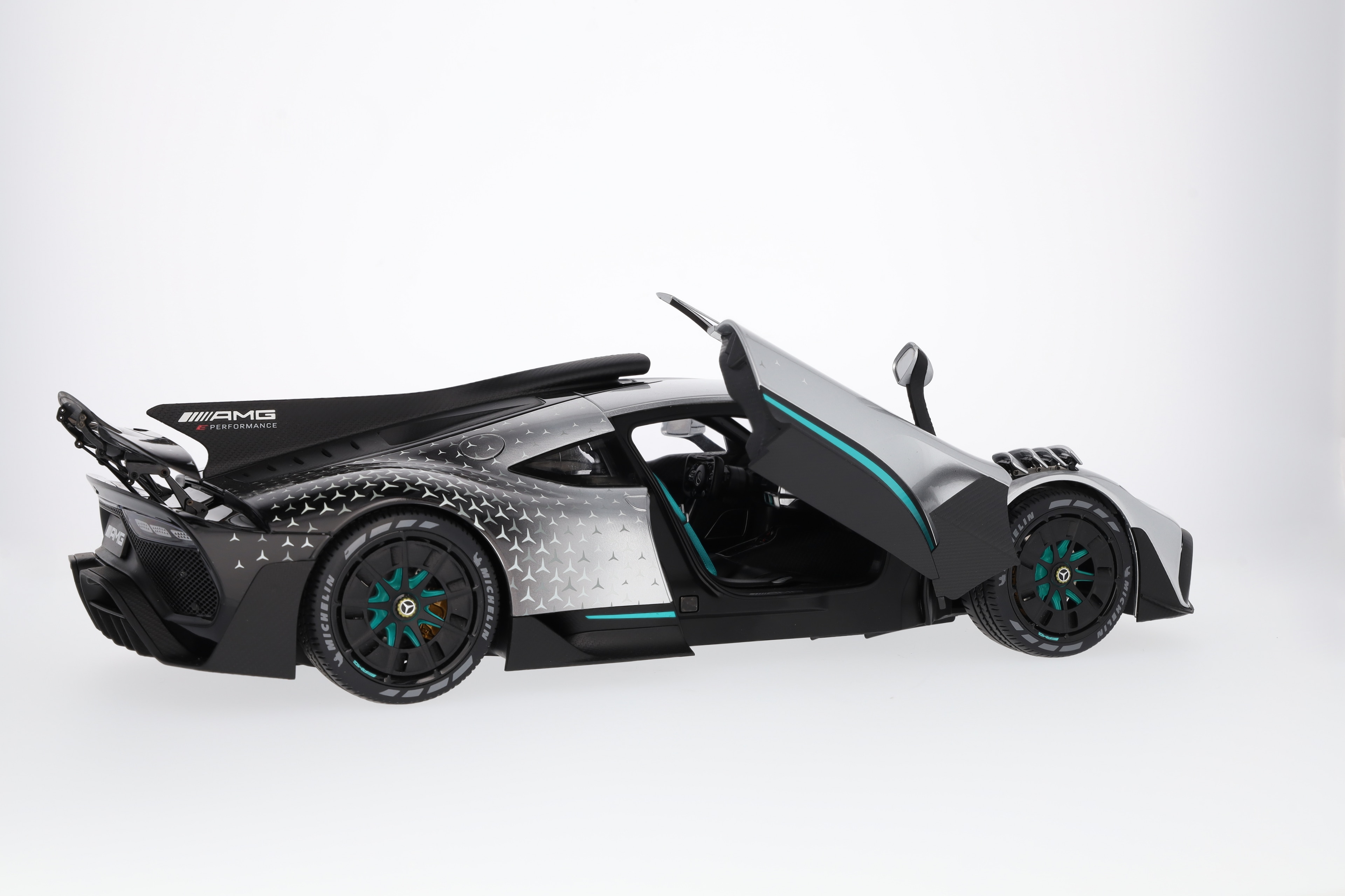 Mercedes-AMG ONE, C298 - silverfärg, NZG, 1:12