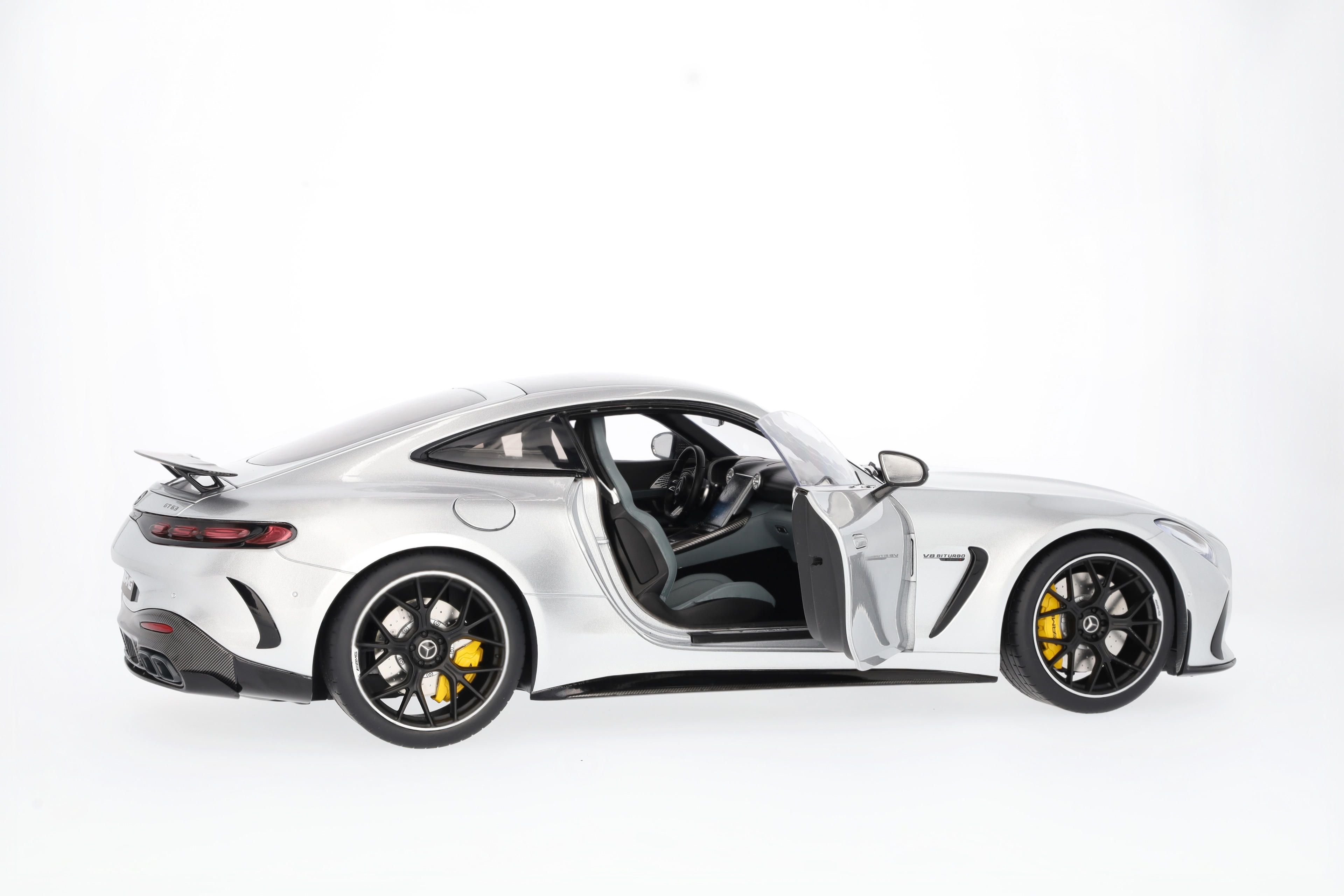 Mercedes-AMG GT 63 S 4MATIC+ - hightechsilver, NZG, 1:12