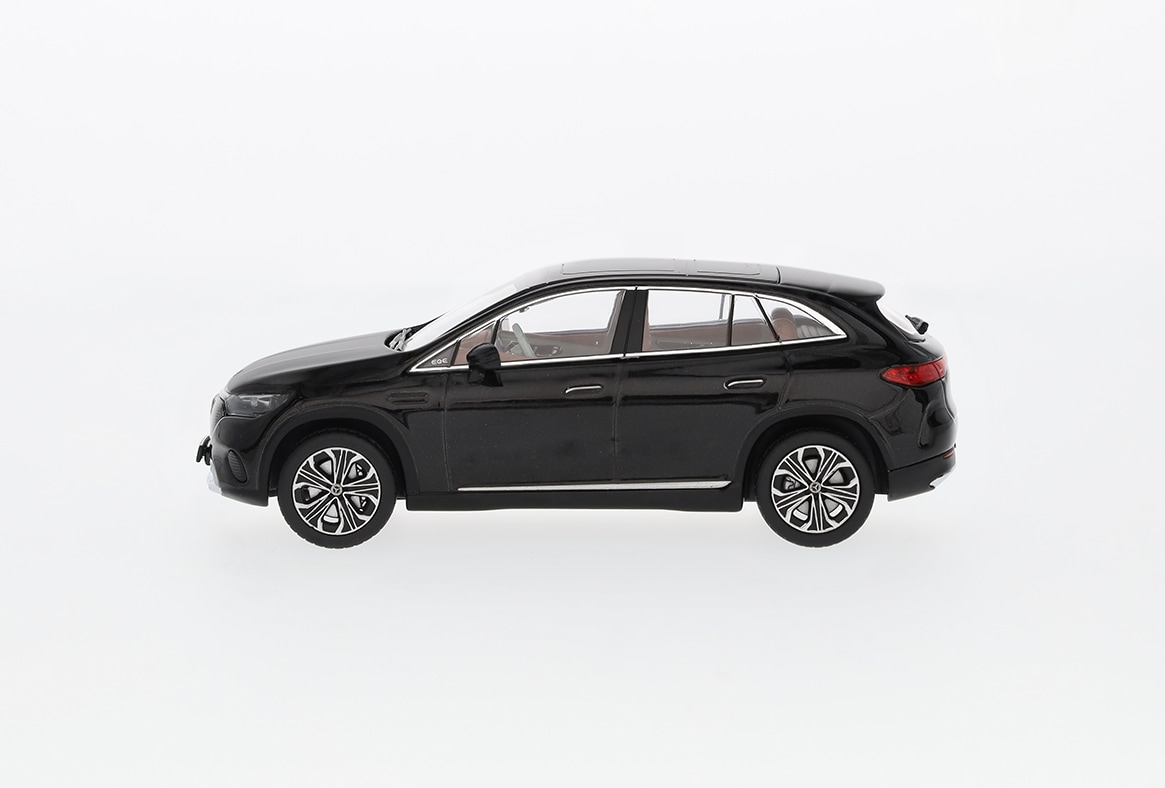 EQE Suv, Electric Art Line, X294 - obsidiansvart, Minimax, 1:43