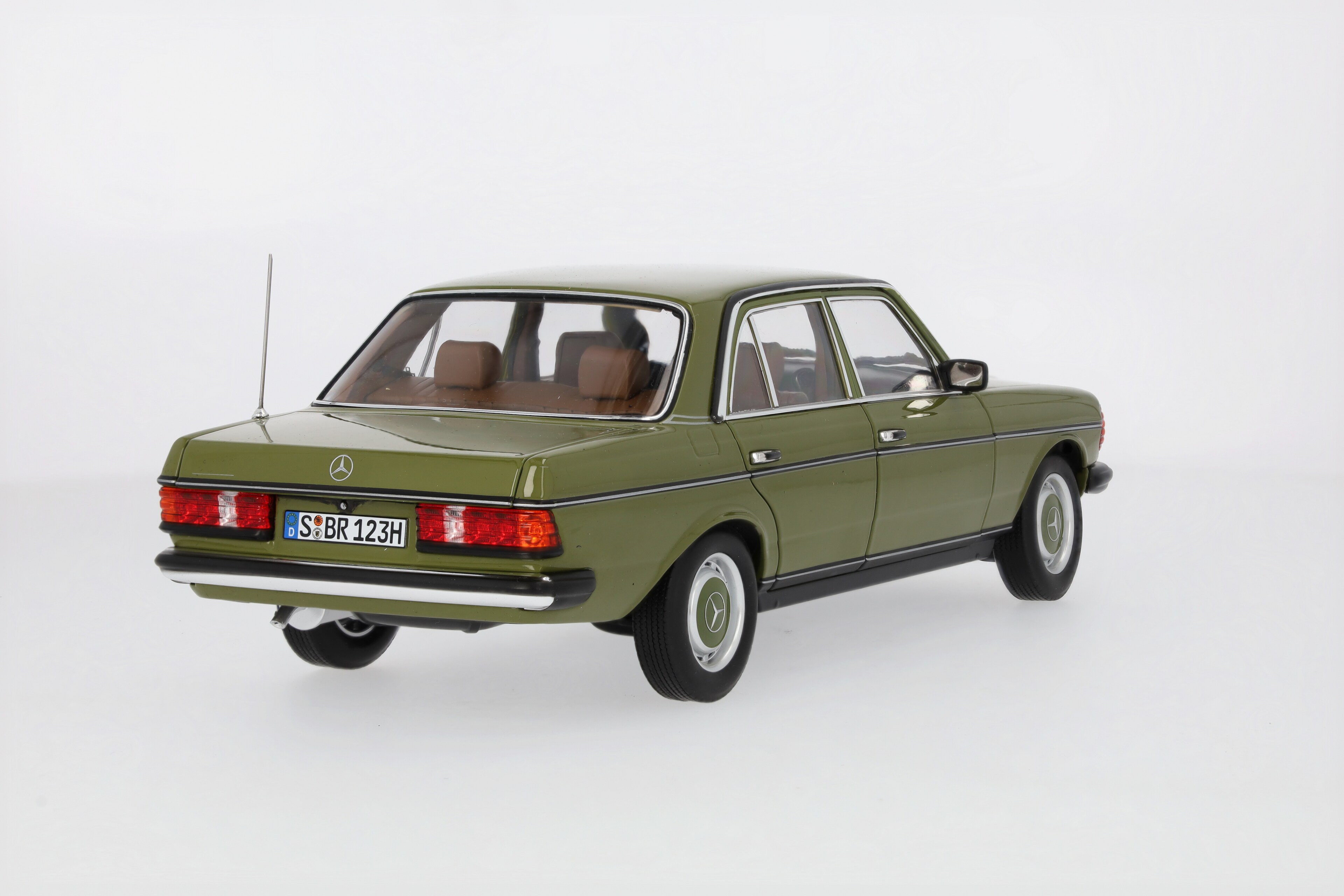 200 W123 (1980–1985) - Norev, 1:18