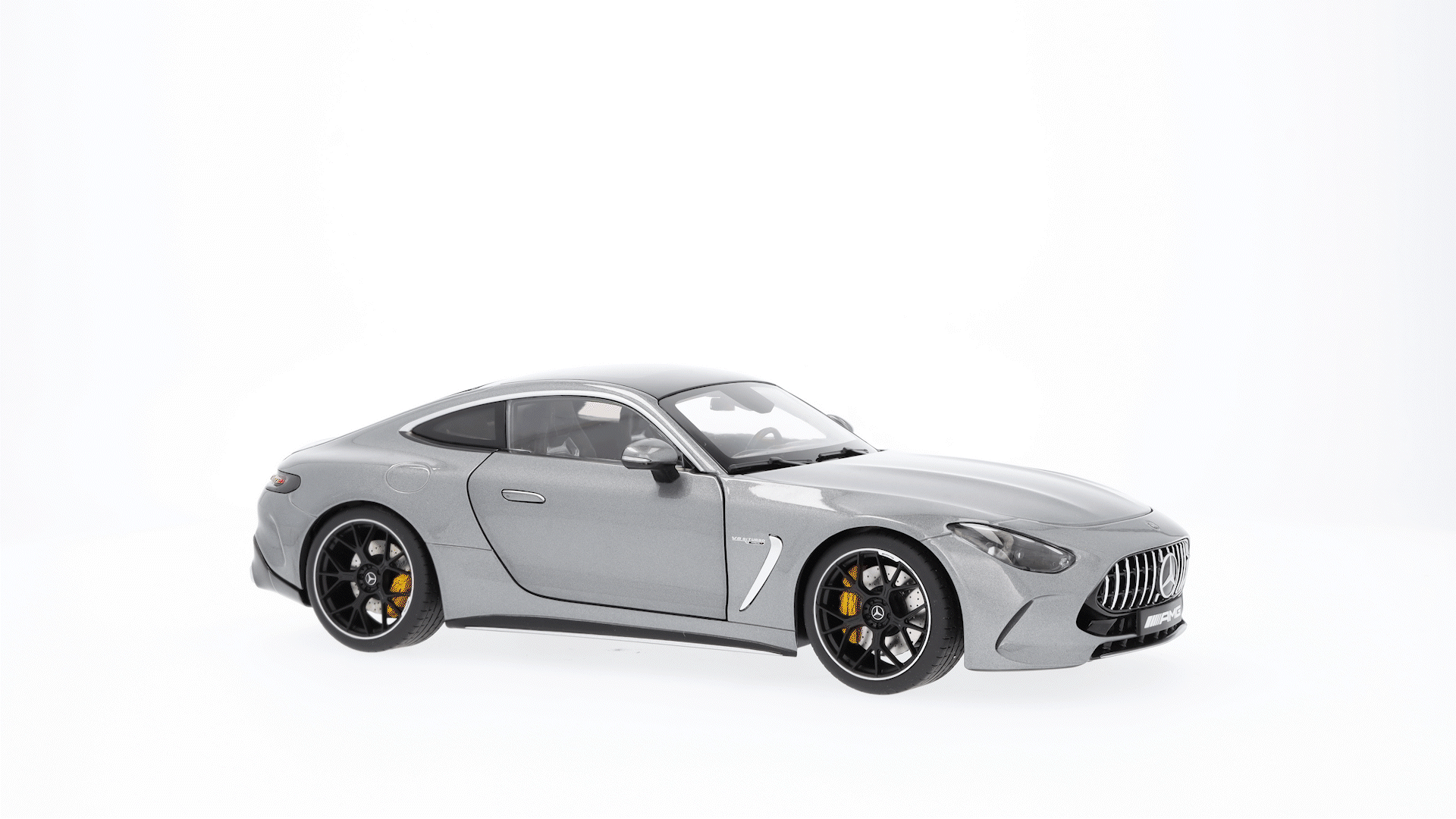 Mercedes-AMG GT 63, C192 - selenitgrå, NZG, 1:18