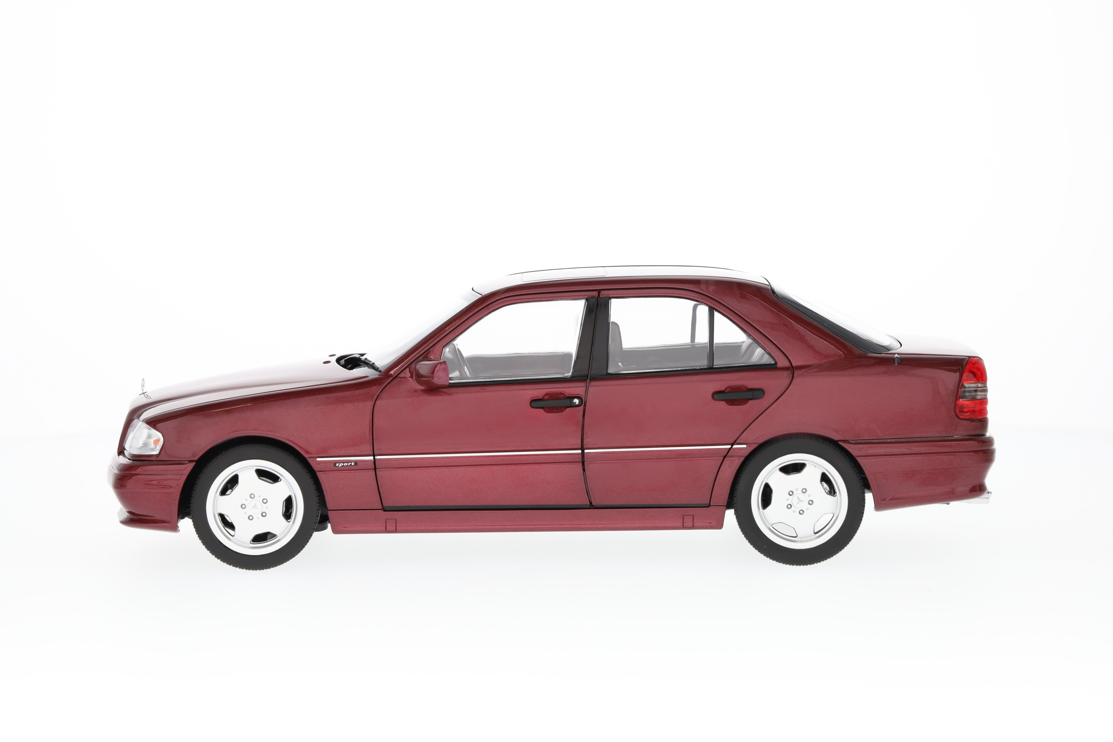 C 36 AMG Sedan W 202 (1993–1997) - almandinröd, Norev, 1:18