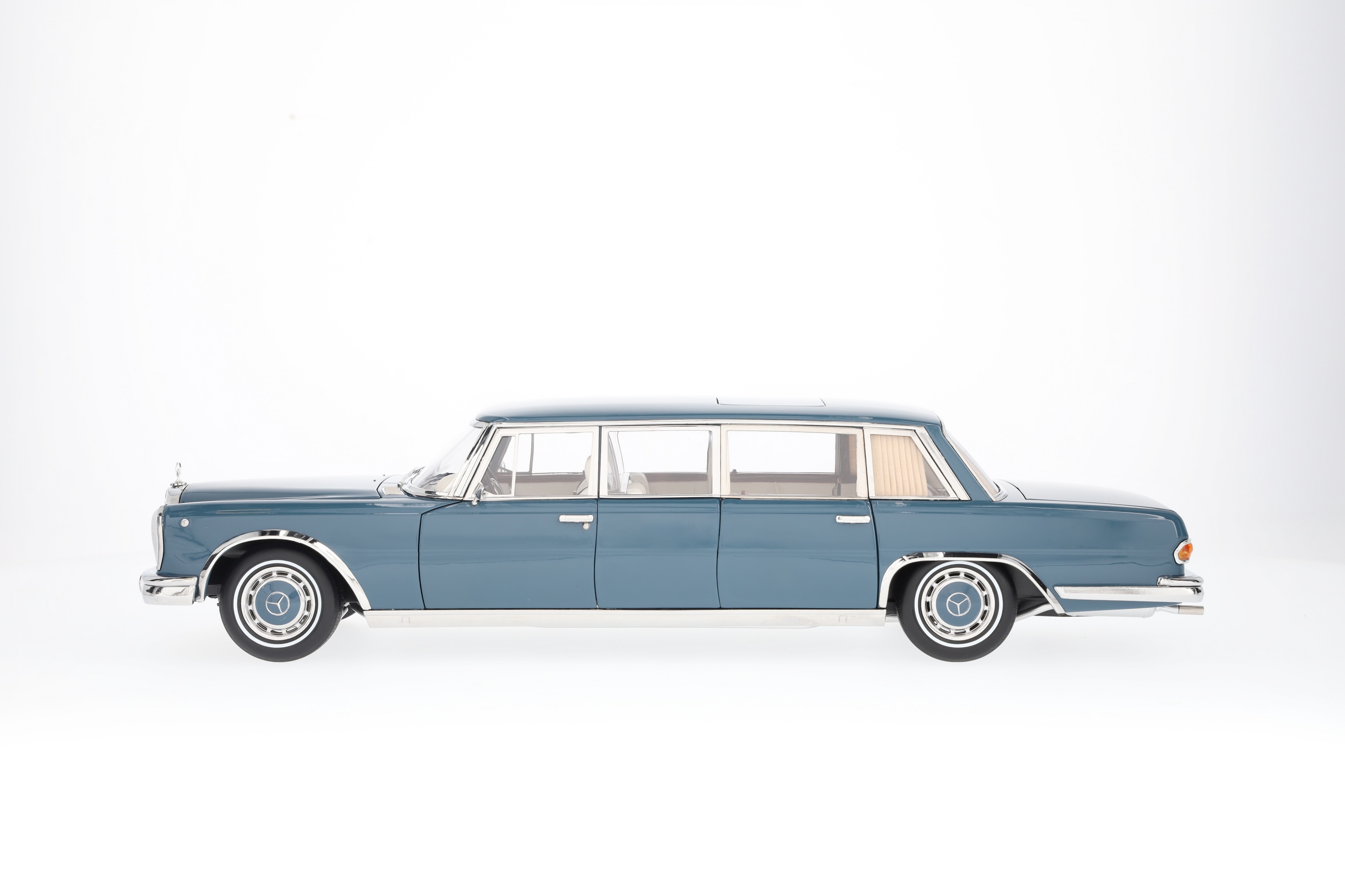 600 Pullman W 100 (1963–1981) - blå, NZG, 1:18