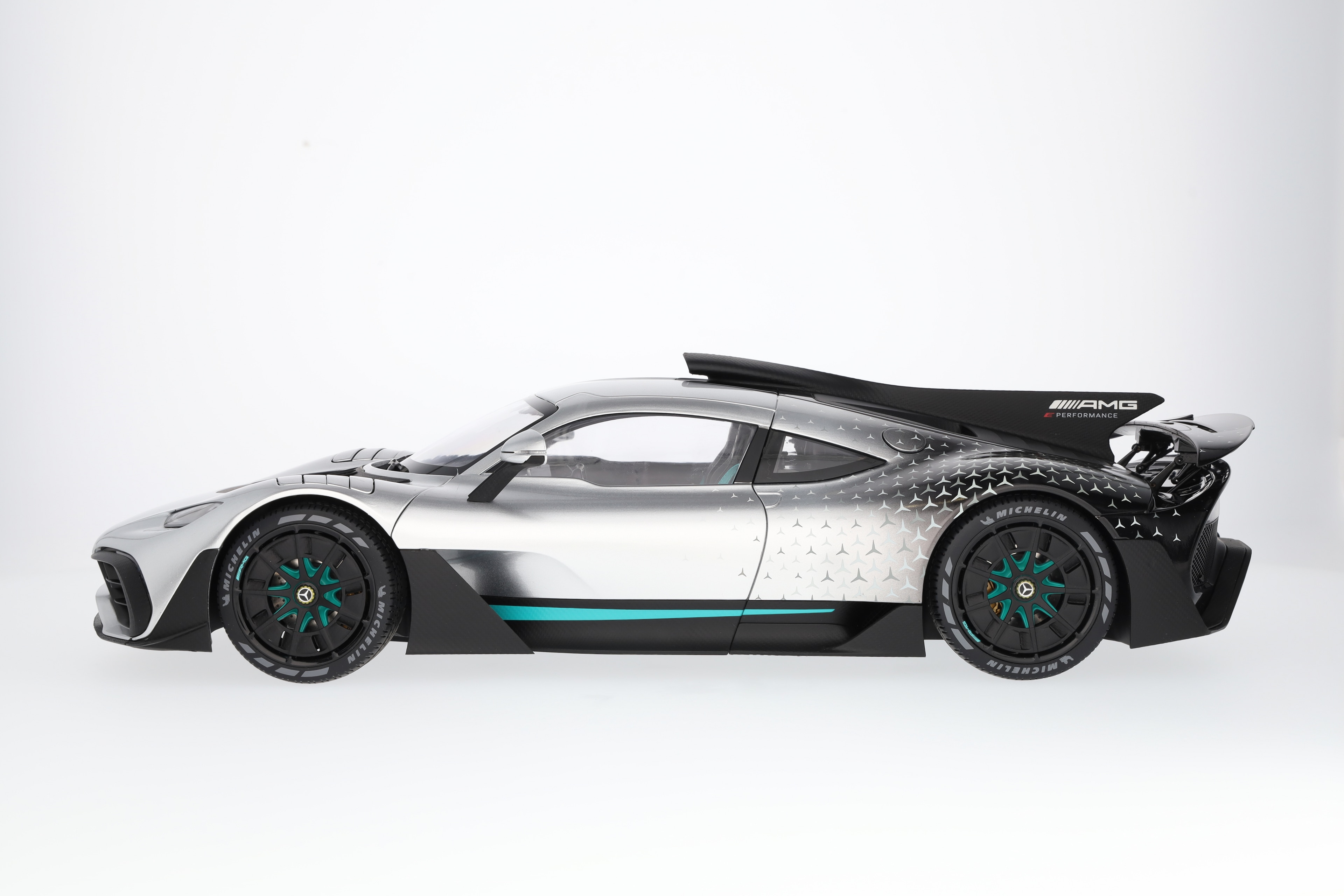 Mercedes-AMG ONE, C298 - silverfärg, NZG, 1:12
